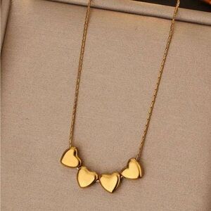 Chic Gold 💛💛💛💛 Heart Cluster Necklace